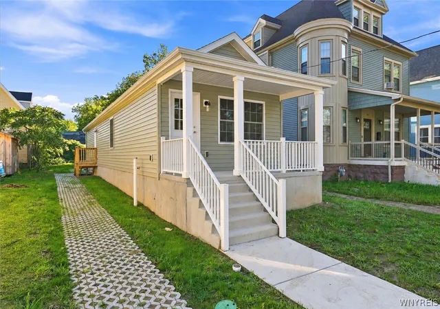 Photo 2 of Single family home for sale at 253 East St, Buffalo, NY 14207 | MLS# B1711822 | Listing updated on 2026-09-09