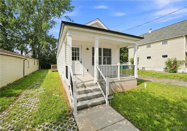 Photo 2 of Single family home for sale at 88 Bush St, Buffalo, NY 14207 | MLS# B1711810 | Listing updated on 2026-09-09
