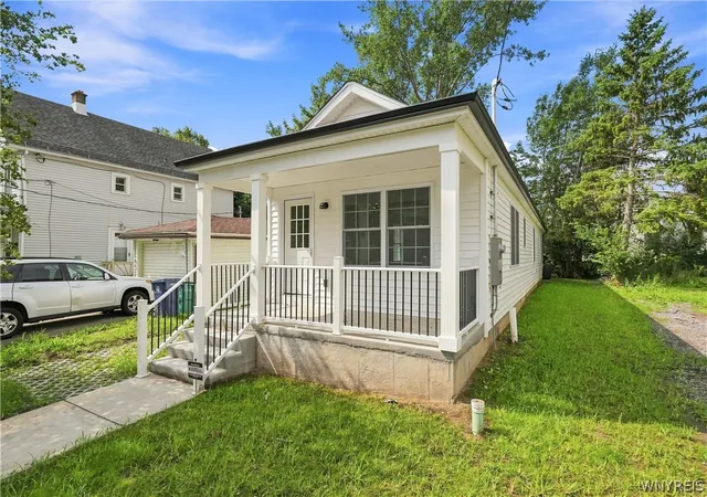 Photo 3 of Single family home for sale at 88 Bush St, Buffalo, NY 14207 | MLS# B1711810 | Listing updated on 2026-09-09