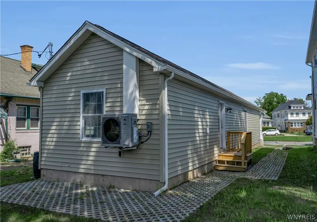 Photo 4 of Single family home for sale at 143 Lasalle Ave, Buffalo, NY 14214 | MLS# B1711287 | Listing updated on 2026-09-09