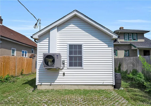 Photo 4 of Single family home for sale at 291 Berkshire Ave, Buffalo, NY 14215 | MLS# B1711291 | Listing updated on 2026-09-09