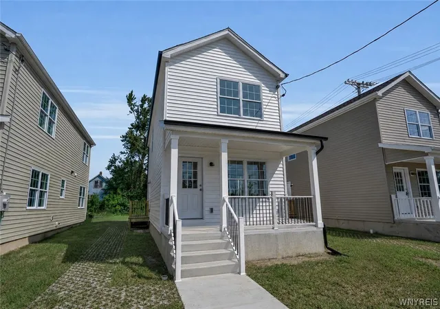 Photo 2 of Single family home for sale at 764 E Amherst St, Buffalo, NY 14215 | MLS# B1711256 | Listing updated on 2026-09-09