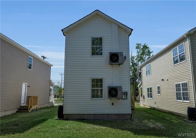 Photo 4 of Single family home for sale at 764 E Amherst St, Buffalo, NY 14215 | MLS# B1711256 | Listing updated on 2026-09-09