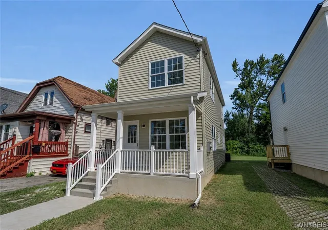 Photo 2 of Single family home for sale at 762 E Amherst St, Buffalo, NY 14215 | MLS# B1711266 | Listing updated on 2026-09-09
