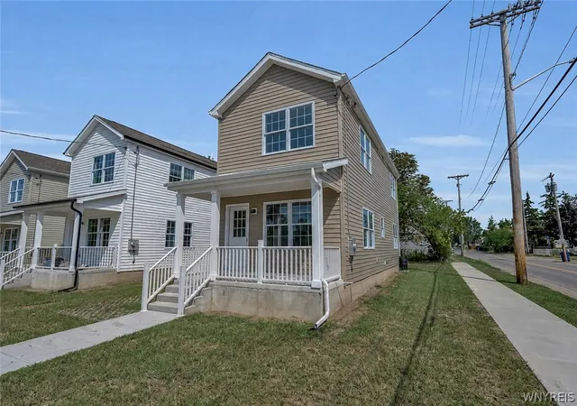 Photo 2 of Single family home for sale at 766 E Amherst St, Buffalo, NY 14215 | MLS# B1711269 | Listing updated on 2026-09-12