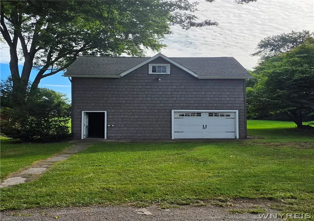 Photo 4 of Single family home for sale at 3579 Ransomville Rd, Ransomville, NY 14131 | MLS# B1713146 | Listing updated on 2026-09-10