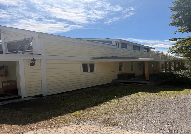 Photo 2 of Single family home for sale at 1850 E Lake Rd, Skaneateles, NY 13152 | MLS# S1713380 | Listing updated on 2026-09-14