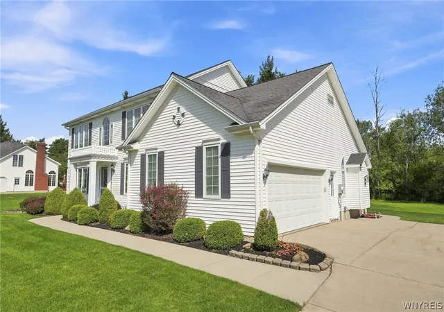 Photo 2 of Sale Pending at 19 Ponderosa Ct, Orchard Park, NY 14127 | MLS# B1712356 | Listing updated on 2026-09-10