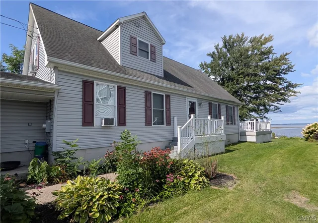 Photo 1 of Single family home for sale at 7485 W Murray Dr, Cicero, NY 13039 | MLS# S1713393 | Listing updated on 2026-09-15
