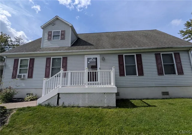 Photo 2 of Single family home for sale at 7485 W Murray Dr, Cicero, NY 13039 | MLS# S1713393 | Listing updated on 2026-09-15