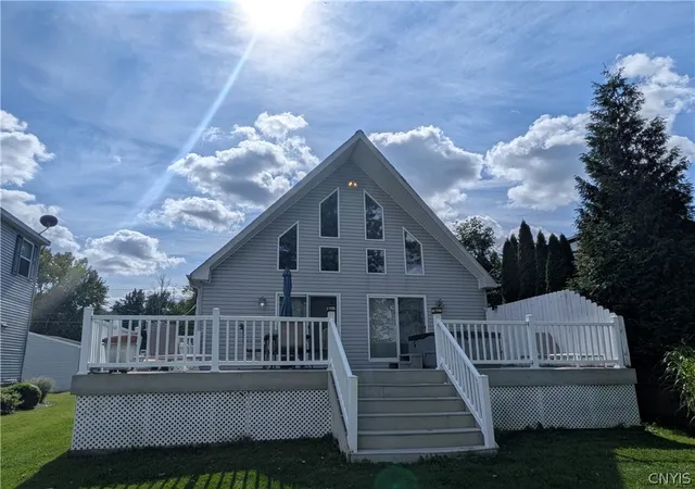 Photo 3 of Single family home for sale at 7485 W Murray Dr, Cicero, NY 13039 | MLS# S1713393 | Listing updated on 2026-09-15