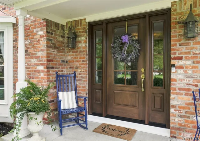 Photo 4 of Single family home for sale at 135 Brandywine Dr, Buffalo, NY 14221 | MLS# B1712504 | Listing updated on 2026-09-09