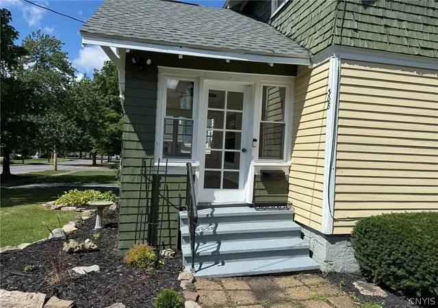 Photo 1 of Single family home for sale at 308 E Hinds Ave, Sherrill, NY 13461 | MLS# S1712197 | Listing updated on 2026-09-09