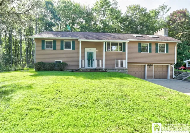 Photo 1 of Single family home for sale at 264 Ivy St, Jamestown, NY 14701 | MLS# R1707333 | Listing updated on 2026-09-09
