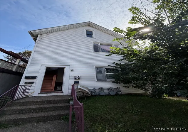 Multi family home for sale at 209 Grant St, Buffalo, NY 14213 | MLS# B1712534
