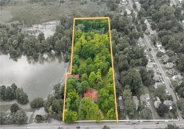Photo 3 of Single family home for sale at 1940 Valley Dr #42, Syracuse, NY 13207 | MLS# S1709725 | Listing updated on 2026-09-10