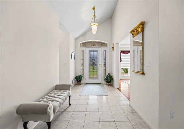 Photo 4 of Sale Pending at 18 Queensland Dr, Spencerport, NY 14559 | MLS# R1713297 | Listing updated on 2026-09-14