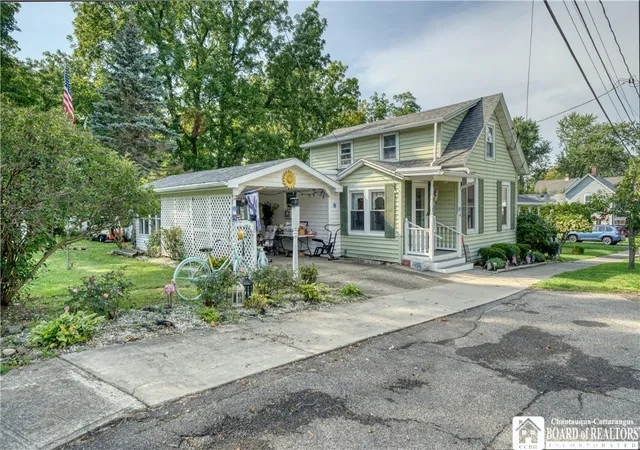 Photo 1 of Single family home for sale at 4 Fay St, Brocton, NY 14716 | MLS# R1712213 | Listing updated on 2026-09-10