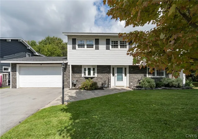Photo 2 of Single family home for sale at 316 Bugbee Dr, Watertown, NY 13601 | MLS# S1712660 | Listing updated on 2026-09-13