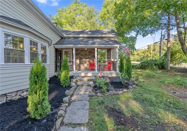 Photo 2 of Single family home for sale at 4942 W Seneca, Syracuse, NY 13215 | MLS# S1713608 | Listing updated on 2026-09-12