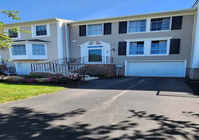 Photo 3 of Condo for sale at 108 Courtshire Ln, Penfield, NY 14526 | MLS# R1713153 | Listing updated on 2026-09-10
