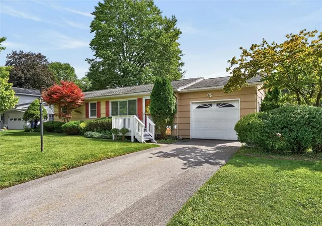 Photo 1 of Sale Pending at 65 Brentwood Ln, Fairport, NY 14450 | MLS# R1713335 | Listing updated on 2026-09-16