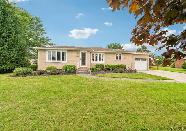 Photo 1 of Single family home for sale at 20 Maria Ln, Buffalo, NY 14227 | MLS# B1709533 | Listing updated on 2026-09-13