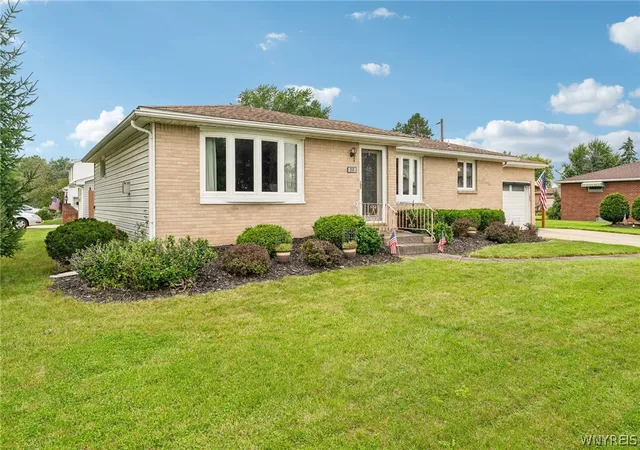 Photo 2 of Single family home for sale at 20 Maria Ln, Buffalo, NY 14227 | MLS# B1709533 | Listing updated on 2026-09-13