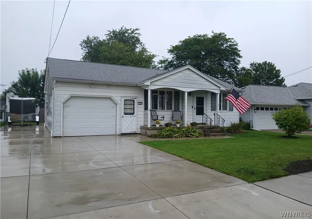 Photo 2 of Single family home for sale at 27 Syracuse St, Tonawanda, NY 14150 | MLS# B1712793 | Listing updated on 2026-09-10