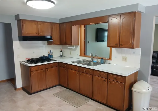 Photo 3 of Single family home for sale at 27 Syracuse St, Tonawanda, NY 14150 | MLS# B1712793 | Listing updated on 2026-09-10