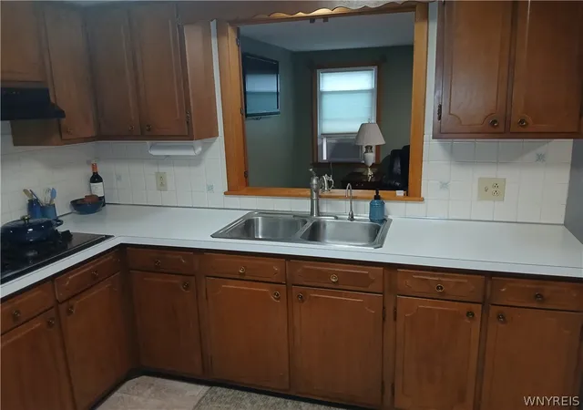 Photo 3 of Single family home for sale at 27 Syracuse St, Tonawanda, NY 14150 | MLS# B1712793 | Listing updated on 2026-09-10