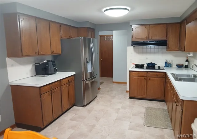 Photo 4 of Single family home for sale at 27 Syracuse St, Tonawanda, NY 14150 | MLS# B1712793 | Listing updated on 2026-09-10