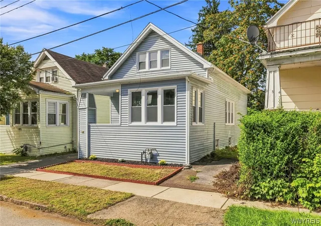 Photo 4 of Single family home for sale at 230 Dutton Ave, Buffalo, NY 14211 | MLS# B1713689 | Listing updated on 2026-09-16