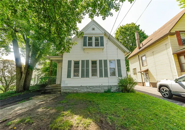 Photo 1 of Single family home for sale at 39 Wabash St, Rochester, NY 14609 | MLS# R1713640 | Listing updated on 2026-09-10