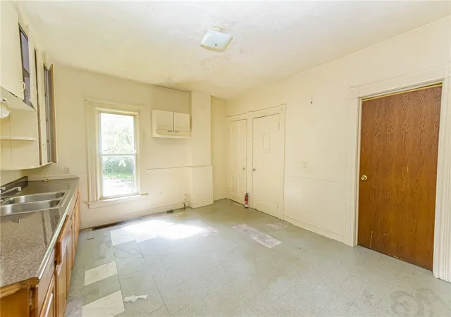 Photo 3 of Single family home for sale at 39 Wabash St, Rochester, NY 14609 | MLS# R1713640 | Listing updated on 2026-09-10