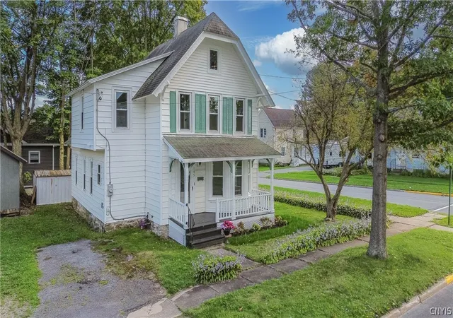 Photo 3 of Single family home for sale at 145 Union St, Clayton, NY 13624 | MLS# S1713682 | Listing updated on 2026-09-10