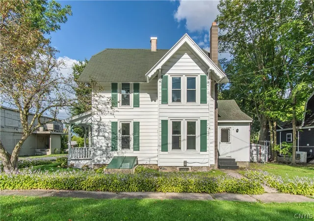 Photo 4 of Single family home for sale at 145 Union St, Clayton, NY 13624 | MLS# S1713682 | Listing updated on 2026-09-10