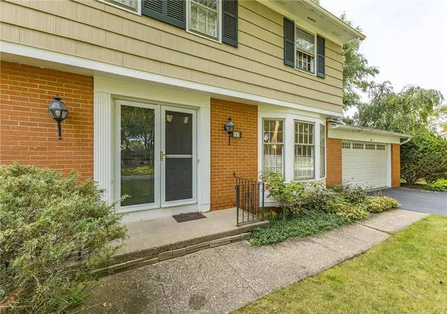 Photo 3 of Single family home for sale at 5 Buchanan Rd, Pittsford, NY 14534 | MLS# R1710694 | Listing updated on 2026-09-10