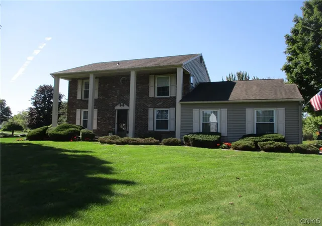 Photo 2 of Single family home for sale at 6081 Meadow Dr, Cicero, NY 13039 | MLS# S1713301 | Listing updated on 2026-09-12