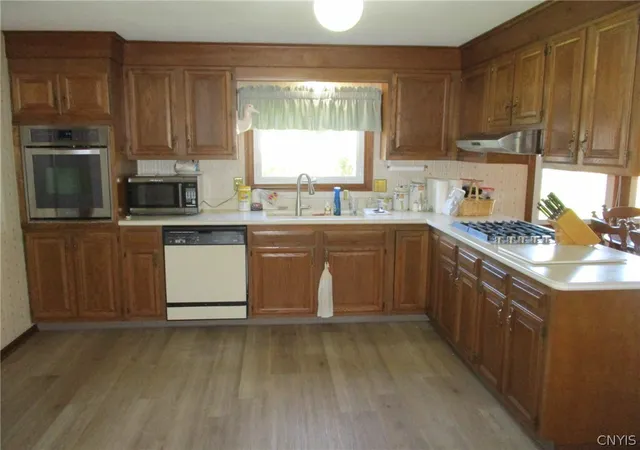 Photo 3 of Single family home for sale at 6081 Meadow Dr, Cicero, NY 13039 | MLS# S1713301 | Listing updated on 2026-09-12