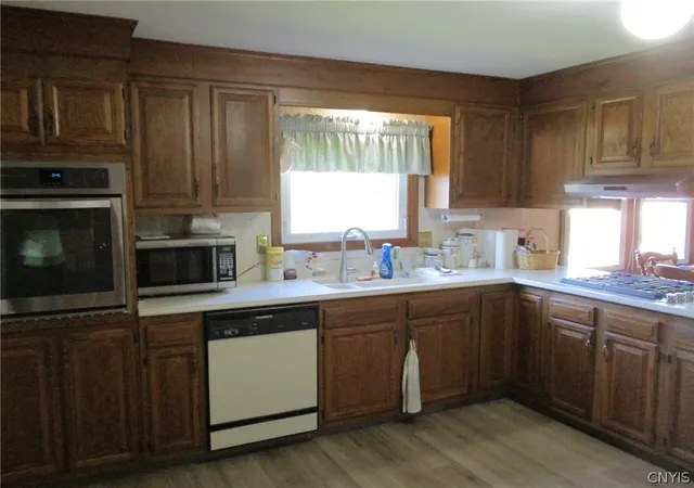 Photo 4 of Single family home for sale at 6081 Meadow Dr, Cicero, NY 13039 | MLS# S1713301 | Listing updated on 2026-09-12