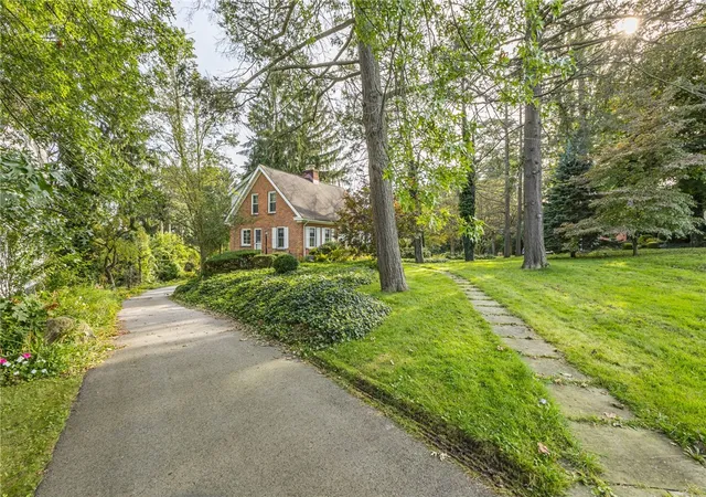 Photo 3 of Single family home for sale at 305 Highland Ave, Rochester, NY 14620 | MLS# R1713364 | Listing updated on 2026-09-11