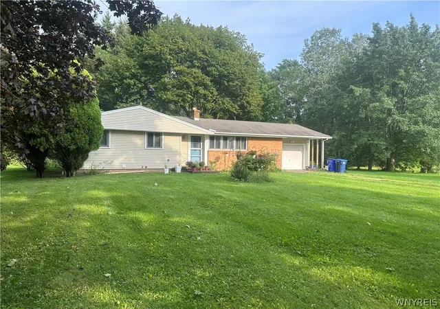 Photo 3 of Single family home for sale at 3059 N Creek Rd, Youngstown, NY 14174 | MLS# B1712065 | Listing updated on 2026-09-15