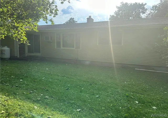 Photo 3 of Single family home for sale at 3059 N Creek Rd, Youngstown, NY 14174 | MLS# B1712065 | Listing updated on 2026-09-10