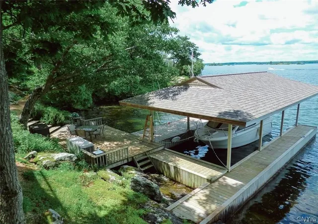 Photo 2 of Single family home for sale at 25 Chippewa Point Rd E, Hammond, NY 13646 | MLS# S1710742 | Listing updated on 2026-09-10