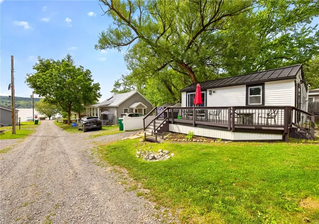 Photo 4 of Single family home for sale at 8492 Hobart St, Honeoye, NY 14471 | MLS# R1713803 | Listing updated on 2026-09-10