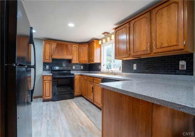 Photo 3 of Single family home for sale at 2 Columbia Cir, Mohawk, NY 13407 | MLS# S1713774 | Listing updated on 2026-09-10