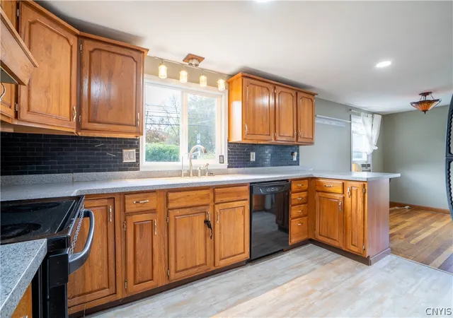 Photo 4 of Single family home for sale at 2 Columbia Cir, Mohawk, NY 13407 | MLS# S1713774 | Listing updated on 2026-09-10