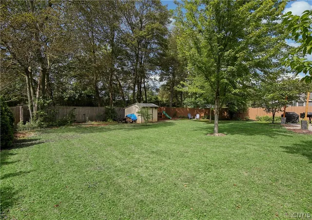 Photo 4 of Single family home for sale at 107 Edwards Dr, Fayetteville, NY 13066 | MLS# S1713784 | Listing updated on 2026-09-14