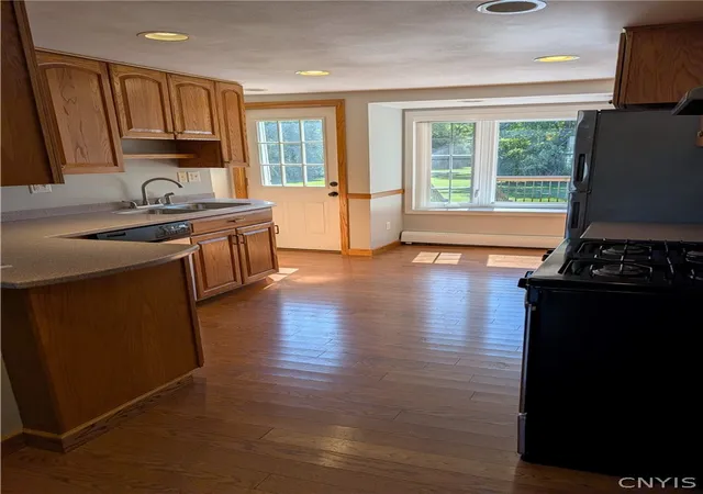 Photo 3 of Single family home for sale at 5884 Gillette, Cicero, NY 13039 | MLS# S1713893 | Listing updated on 2026-09-15